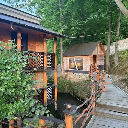 בית הארחה 2 підкова чан та сауна