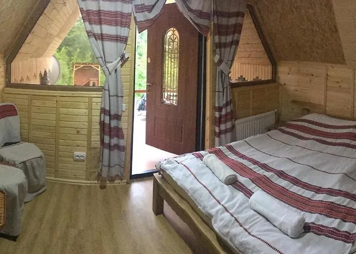 2 підкова чан та сауна Гостевой дом Pystan